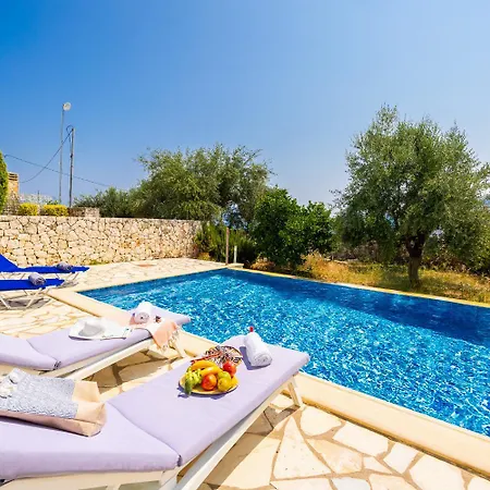 Pinelopi Villa Karavomylos