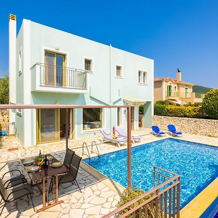 Pinelopi Karavomylos