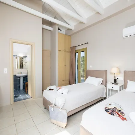 Pinelopi * Karavomylos